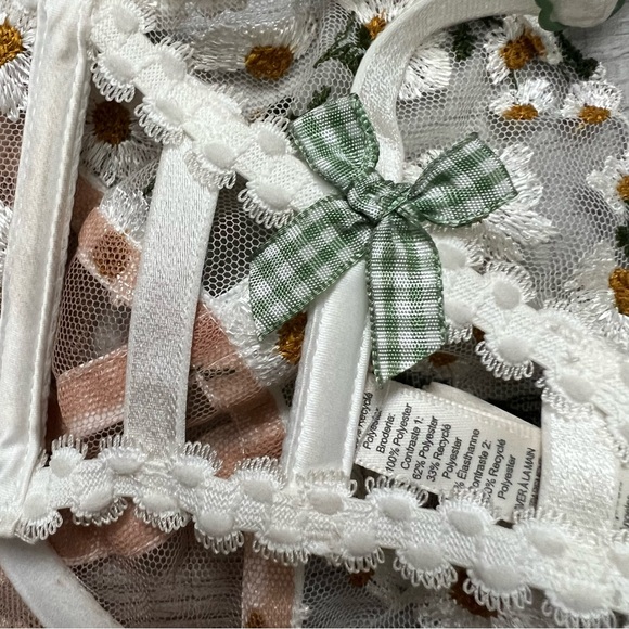 FOR LOVE AND LEMONS Tossed Daisy Embroidery Bra Ivory Green SDD - Picture 14 of 16